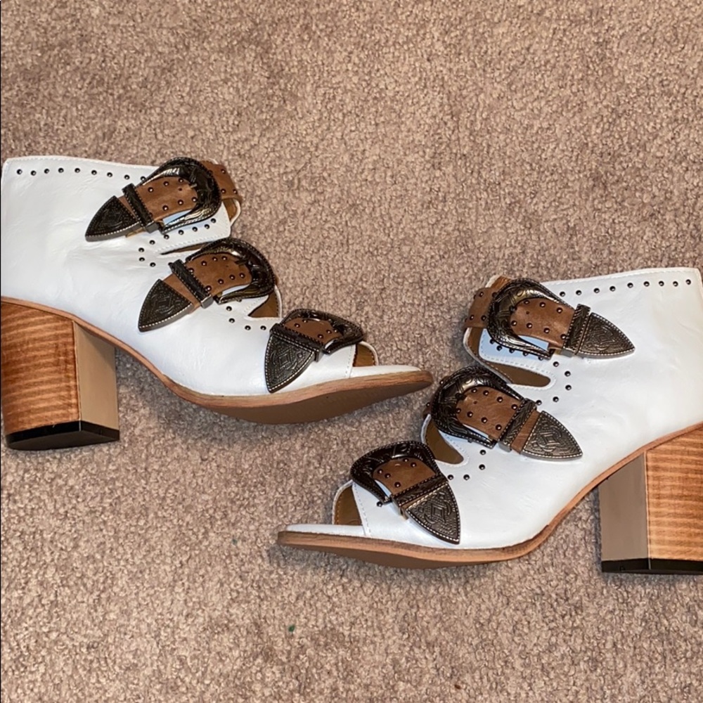Western White Block Wedges
